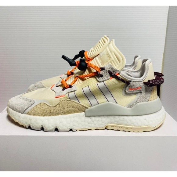 Athletic_Shoes